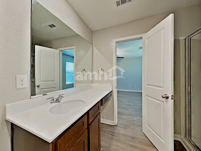 Building Photo - 4895 Bridle Path