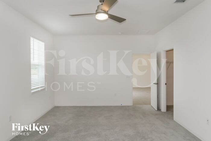 Building Photo - 3208 John Young Pkwy