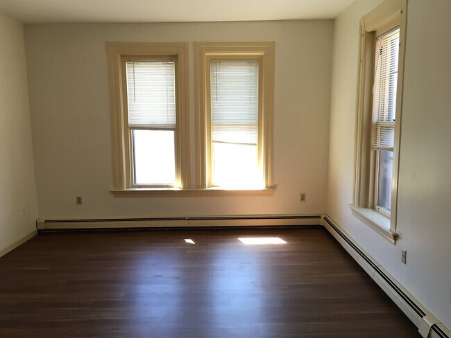 Building Photo - 124 Orange St