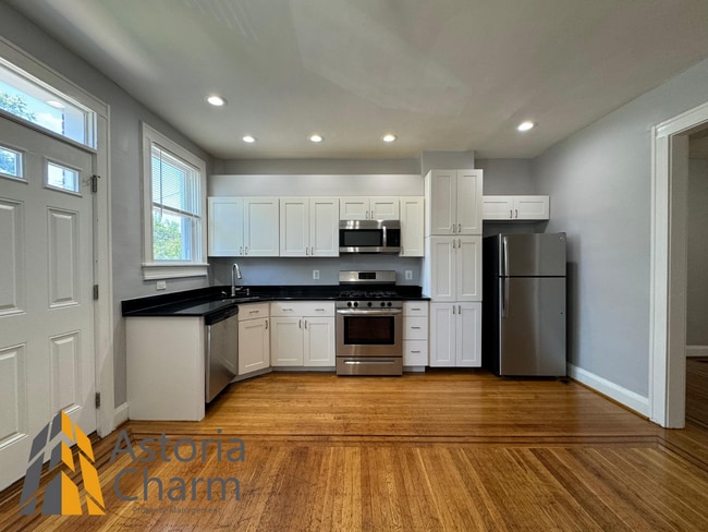 Building Photo - Modern 3 bedroom 1.5 bathroom House for RENT!