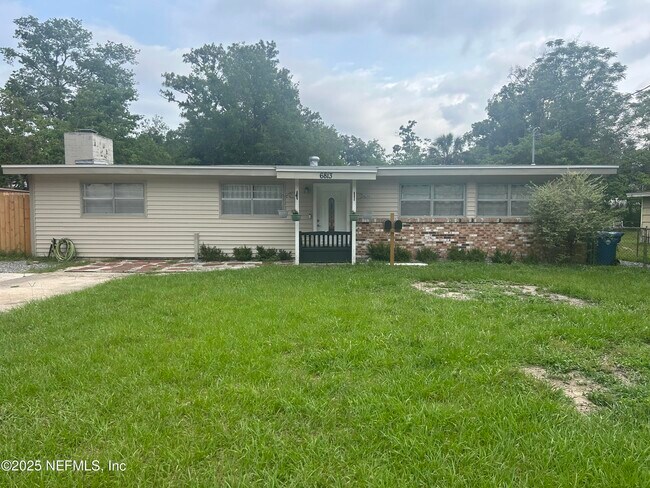 Primary Photo - 6813 Gaillardia Rd S