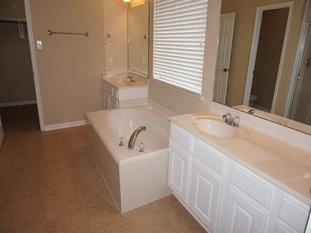 Building Photo - 24230 Pine Canyon Falls Cir