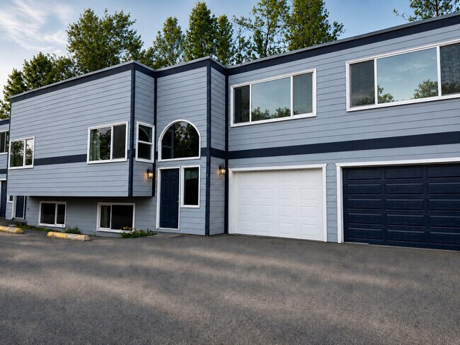 Building Photo - 4007 E Turnagain Blvd