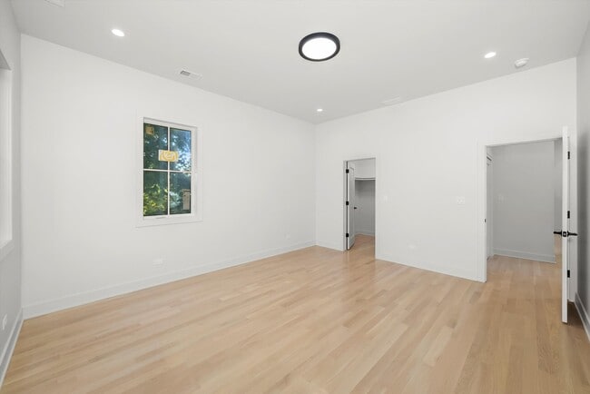 Building Photo - 1037 Belleforte Ave