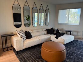 Building Photo - 2730 Banyan Rd