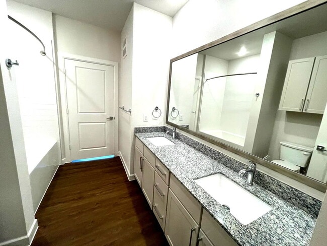 Building Photo - 2300 N Friendship Rd