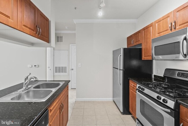 Building Photo - 12929 Centre Park Cir