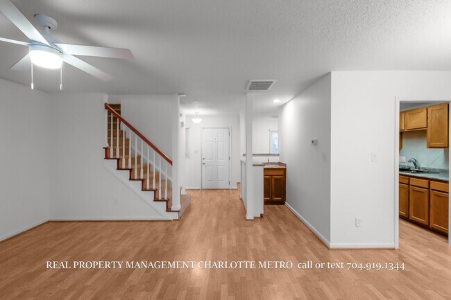 Building Photo - Charming HOME in Prime South Charlotte Location!