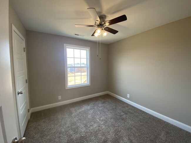 Building Photo - Beautiful 4 Bedroom with Bonus Room Home A...
