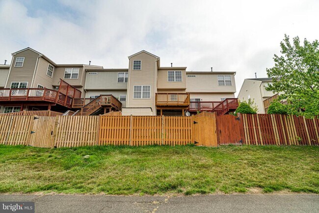 Building Photo - 417 Sparkleberry Terrace NE