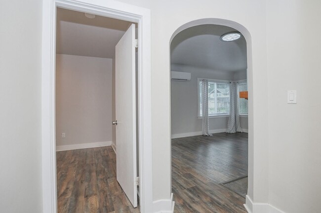 Building Photo - Prime Fircrest Location — Comfortable 2-Bedroom Home for Rent