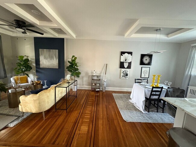 Building Photo - Charming 3BR Townhome in Baltimore Lake Montelbello
