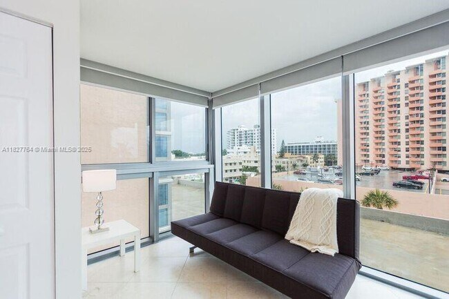 Building Photo - 2655 Collins Ave