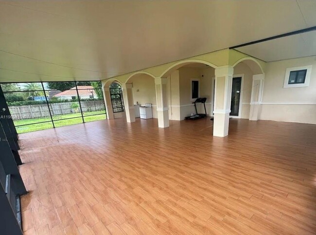 Building Photo - 3301 SW 139th Ave