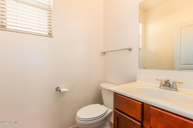 Building Photo - 1732 E Elgin St