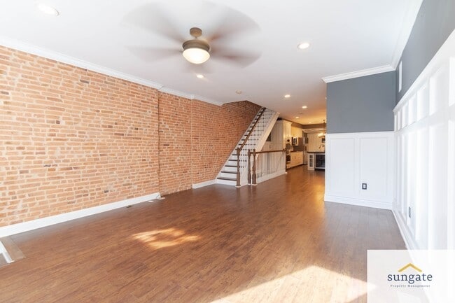 Building Photo - 3206 Hudson St