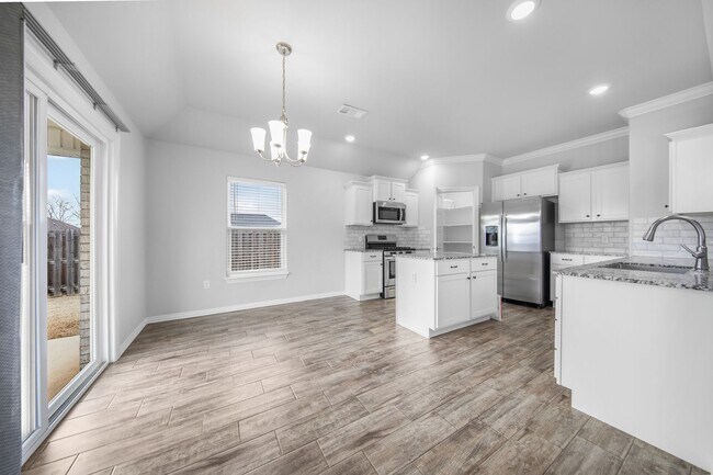 Building Photo - 4559 W Barhem Dr