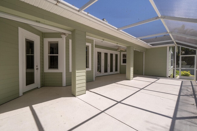 Building Photo - 4085 Crooked Mile Rd