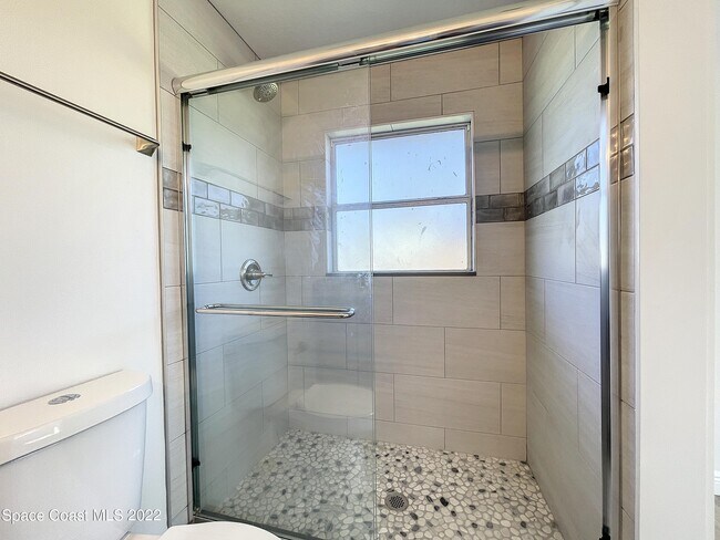 Building Photo - 124 Bermuda St