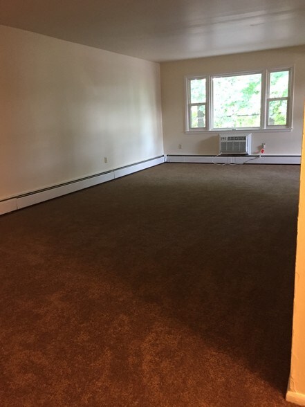 Building Photo - Forge Hill