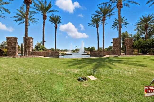 Building Photo - 40462 W Sunland Dr