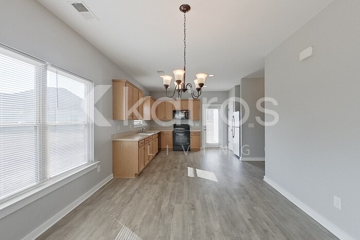 Building Photo - 15 HAWK LN