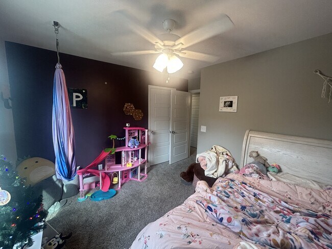 Building Photo - 427 Mattingly Dr