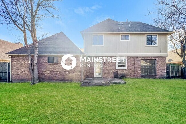 Building Photo - 4 Bedroom Pet-Friendly Home in Rowlett, TX with Main Street Renewal