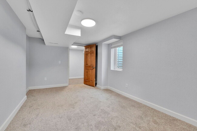 Building Photo - 6824 S Willow St