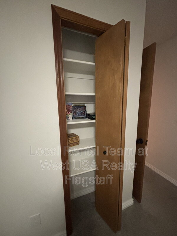 Building Photo - 2340 N Plateau Dr