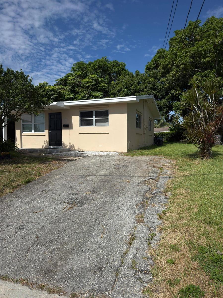 Building Photo - 307 Northlake Dr