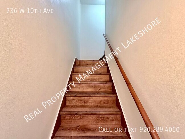 Building Photo - 736 W 10th Ave