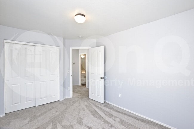 Building Photo - 1543 S Longspur Ln