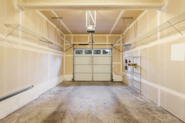 Building Photo - PM-UT-GOL*813-MF