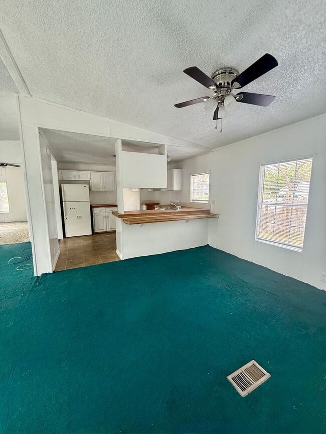 Building Photo - 3 Bed 2 Bath Mobile Home Under Renovations