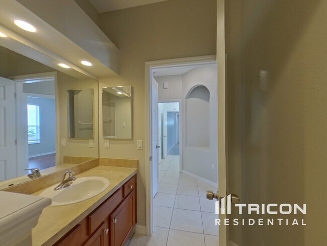 Building Photo - 33246 Irongate Dr