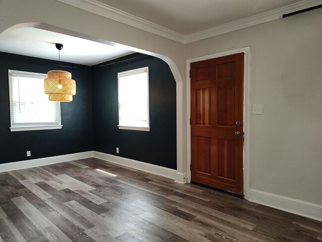 Building Photo - Move-in ready Ranch Style Home Located in ...