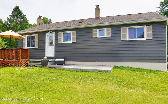 Building Photo - 139 Leach Hill Rd