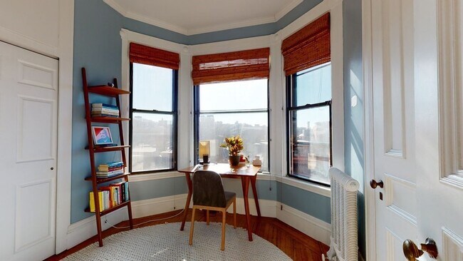 Building Photo - 295-297-297 Beacon St