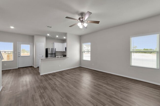 Building Photo - Move-In Ready Duplex – 3 Beds, 2.5 Baths, ...