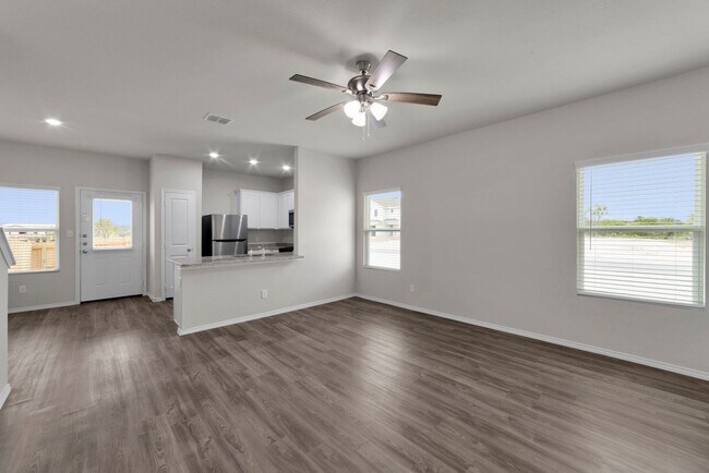 Building Photo - Newly Built 3BR/2.5BA Duplex – Private Bac...