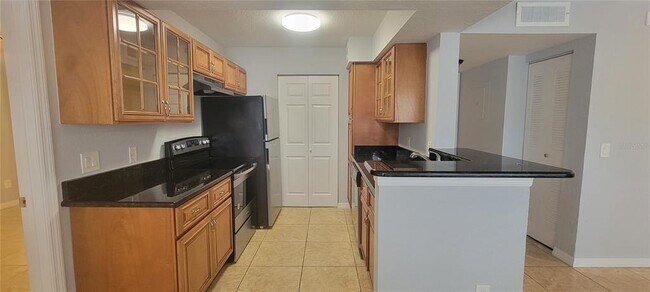 Building Photo - 1023 S Hiawassee Rd