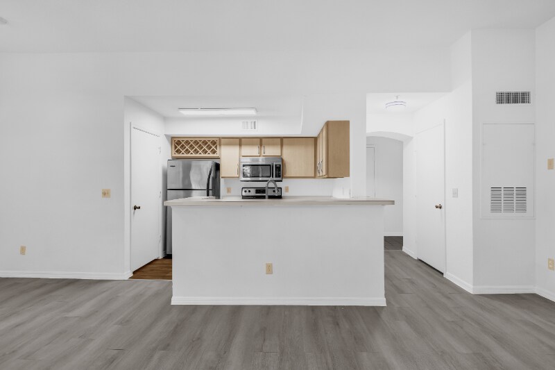 Building Photo - 7360 Westpointe Blvd