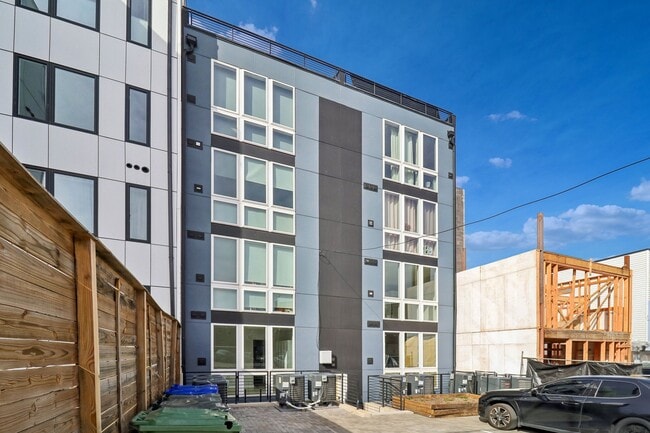 Building Photo - 2213 M St NE