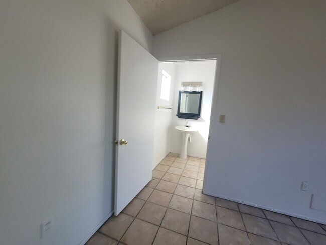 Building Photo - Ready to View!!