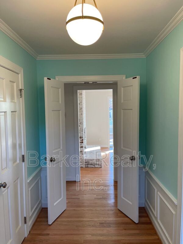 Building Photo - 1008 Deerfield Rd