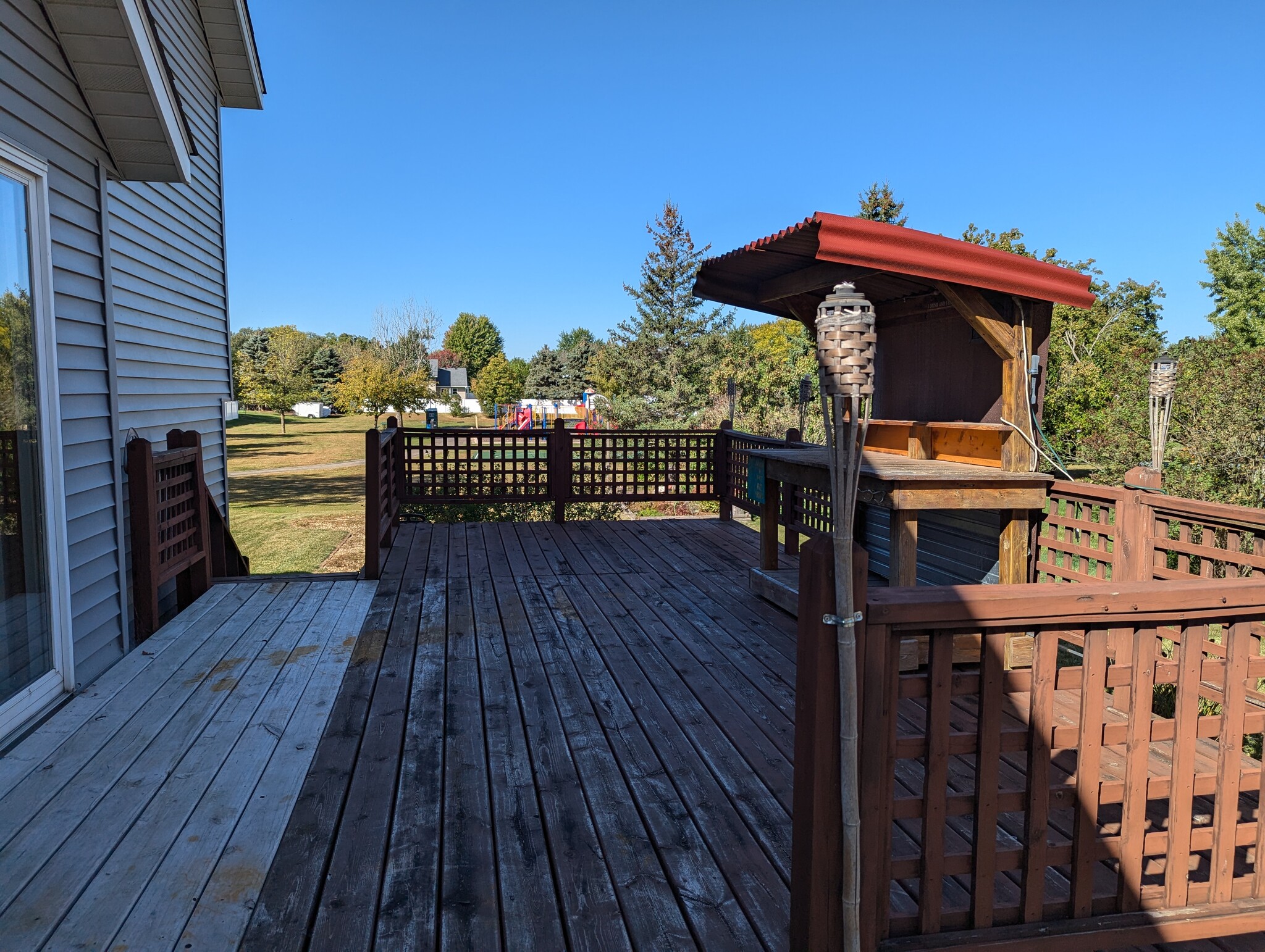 Side deck off Dining room - 3674 James Ct