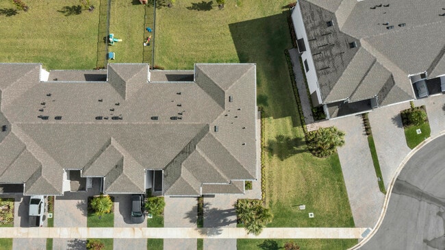 Building Photo - 14075 SW Thorens Dr