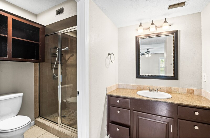 Building Photo - 11 Rock Creek Dr