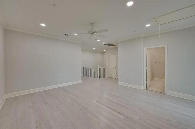 Building Photo - 7521 Renaissance Blvd
